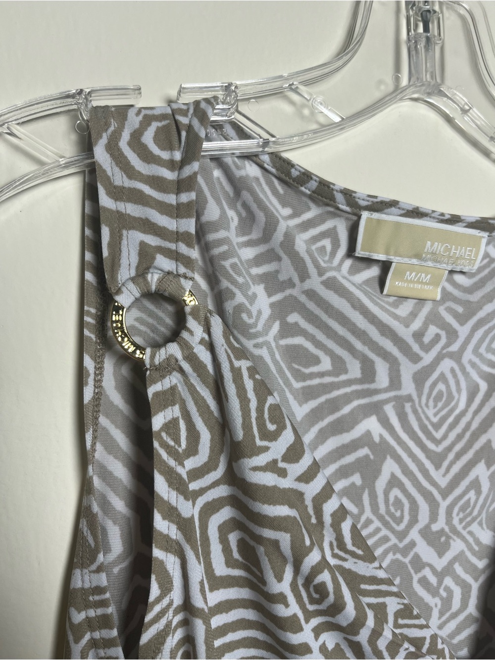Women/s Michael Kors Sleeveless Twist-Front Geometric Tank Top - Tan/White - Picture 3 of 7